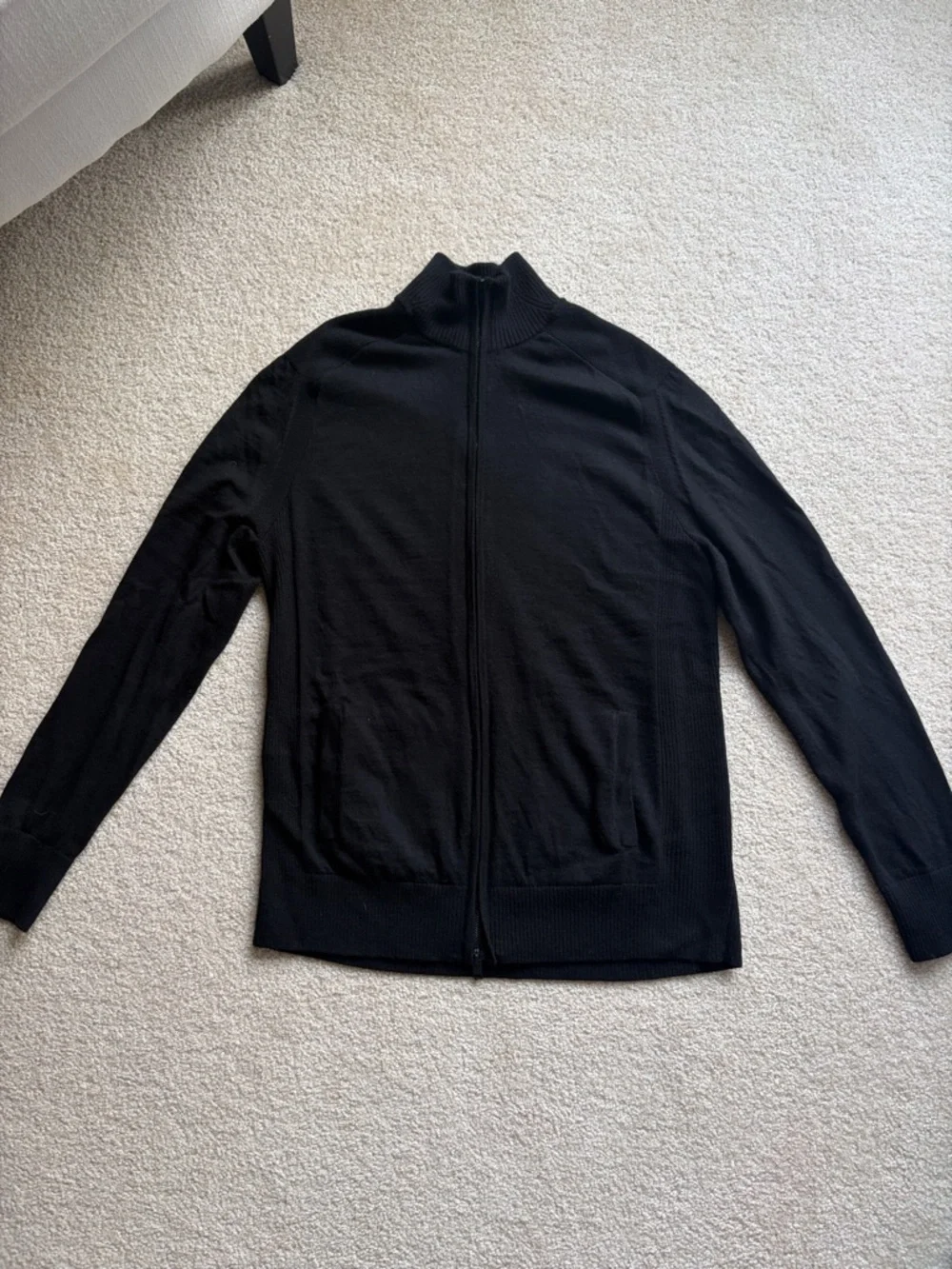 100% Marino wool Men's Black Full-Zip Sweater